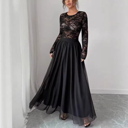 A lace crew neck long-sleeved skirt