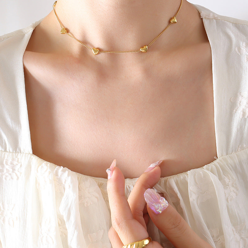 A necklace jewelry