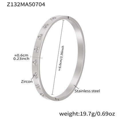 A bracelet jewelry