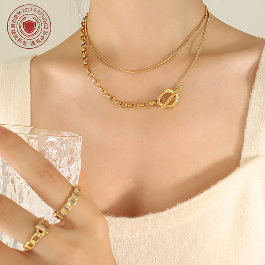A necklace jewelry