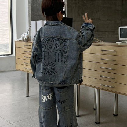 A Children's and teenagers' suit