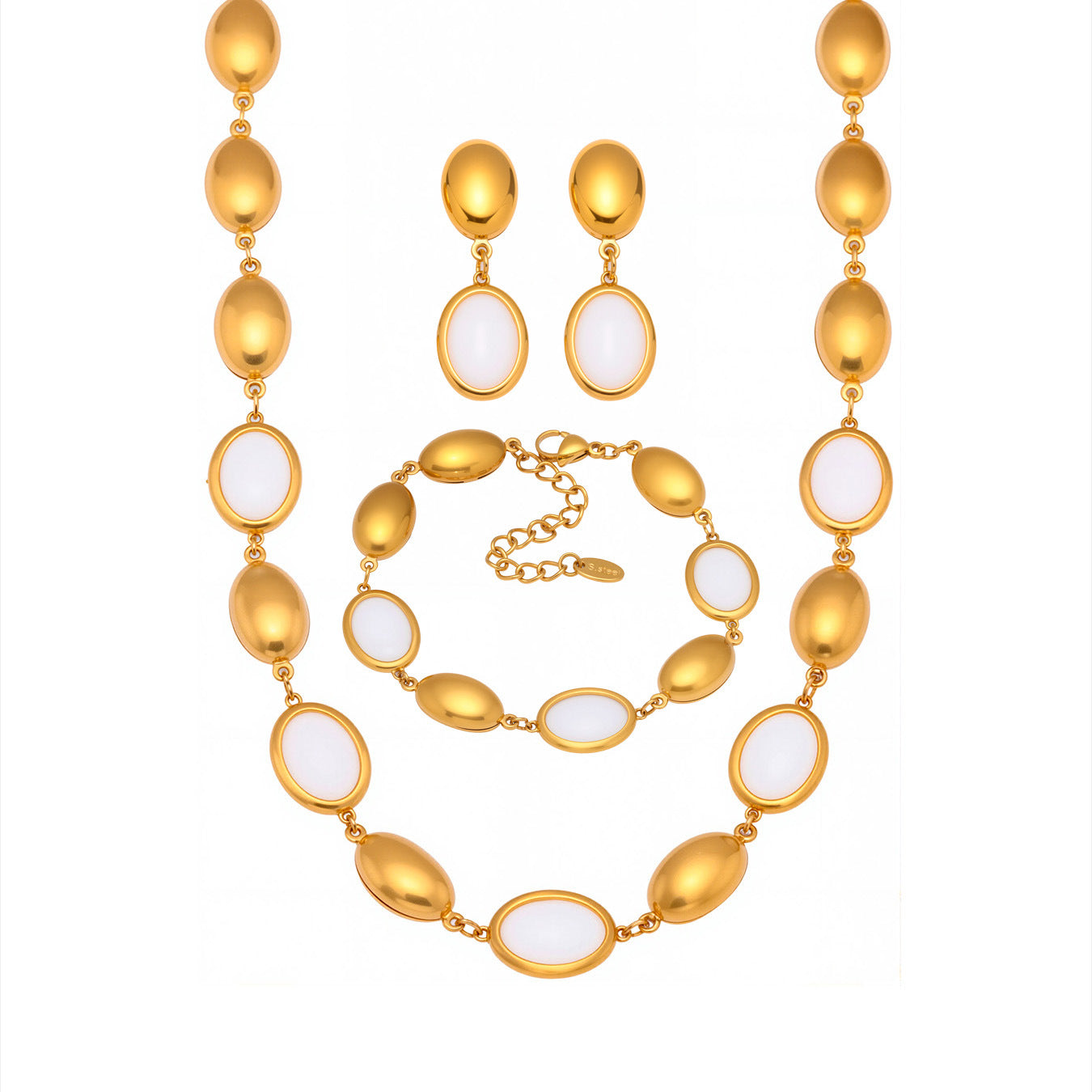 A necklace jewelry