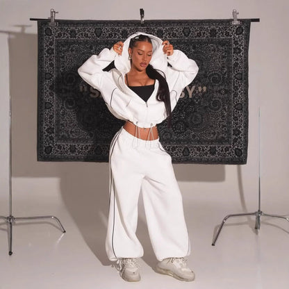 A sweater set two-piece set