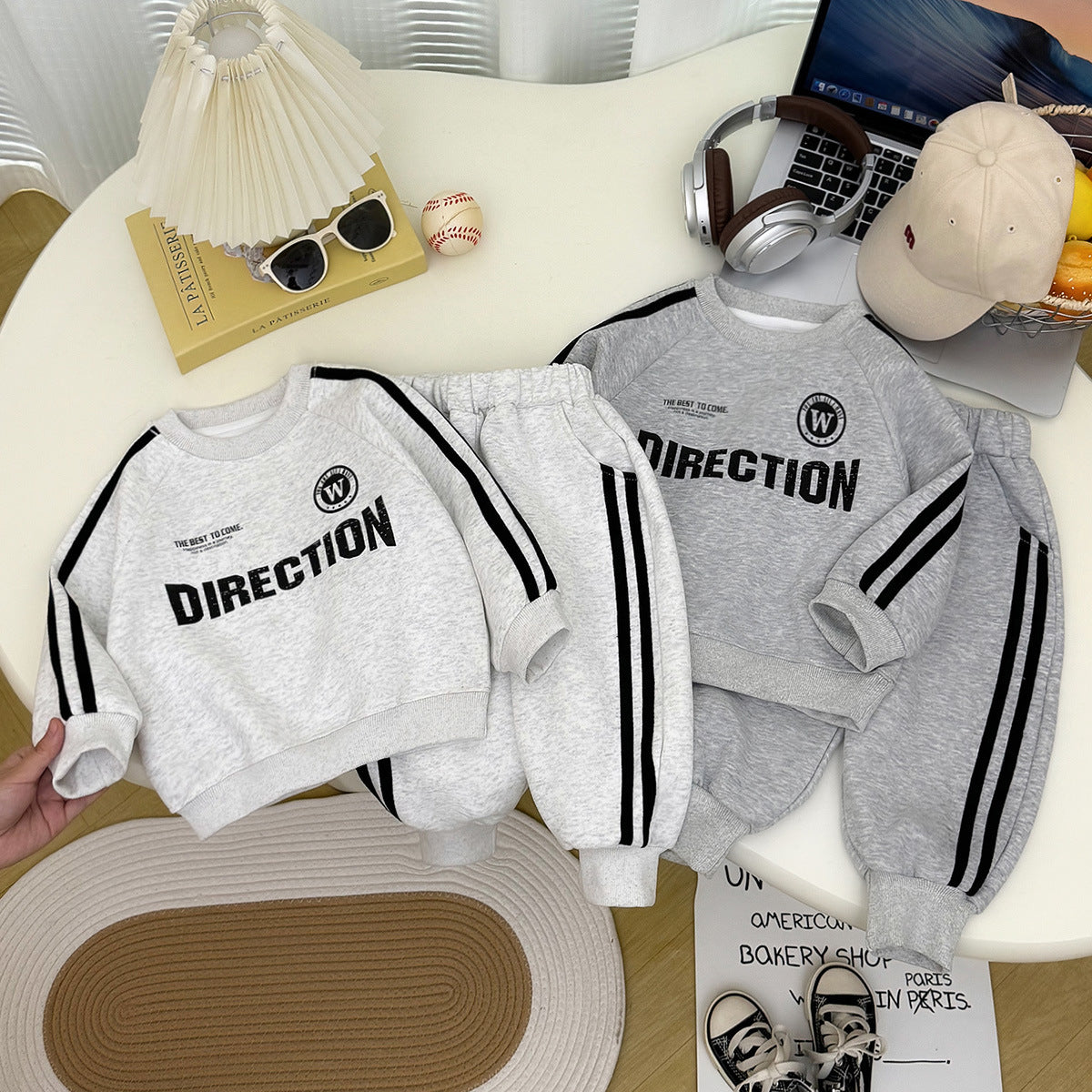 A children's and teenagers' sweater set