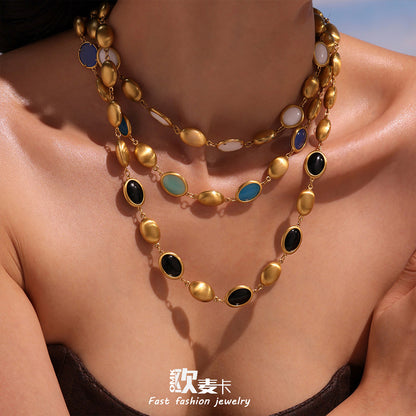 A necklace jewelry