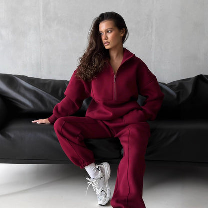 A long-sleeved sweater set two-piece set