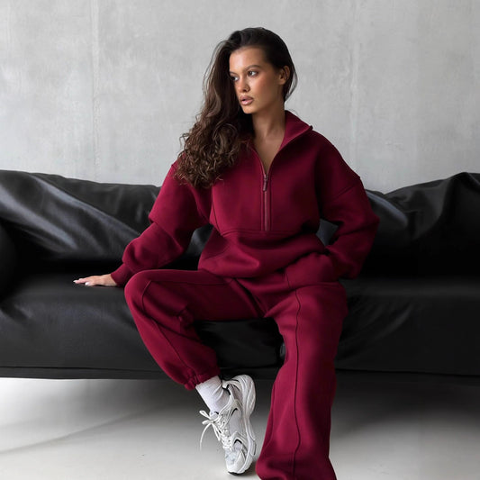 A long-sleeved sweater set two-piece set