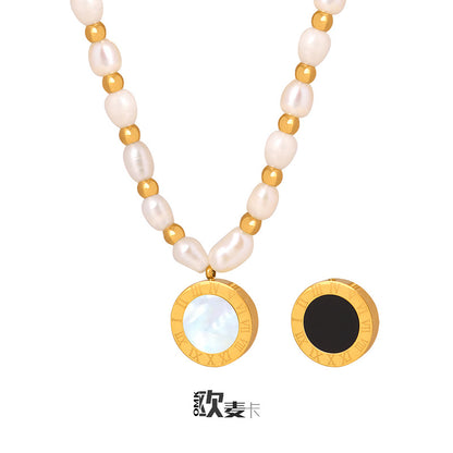 A pendant necklace jewelry