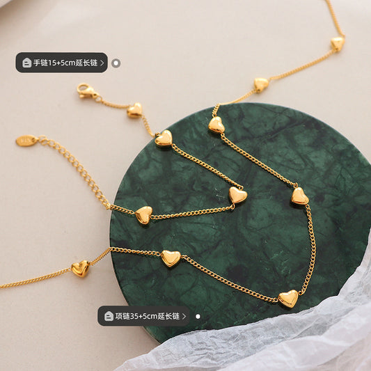 A necklace jewelry