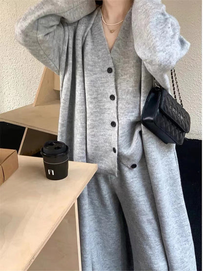 A women's set three-piece set