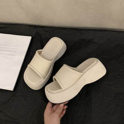 A platform slippers women summer sandals