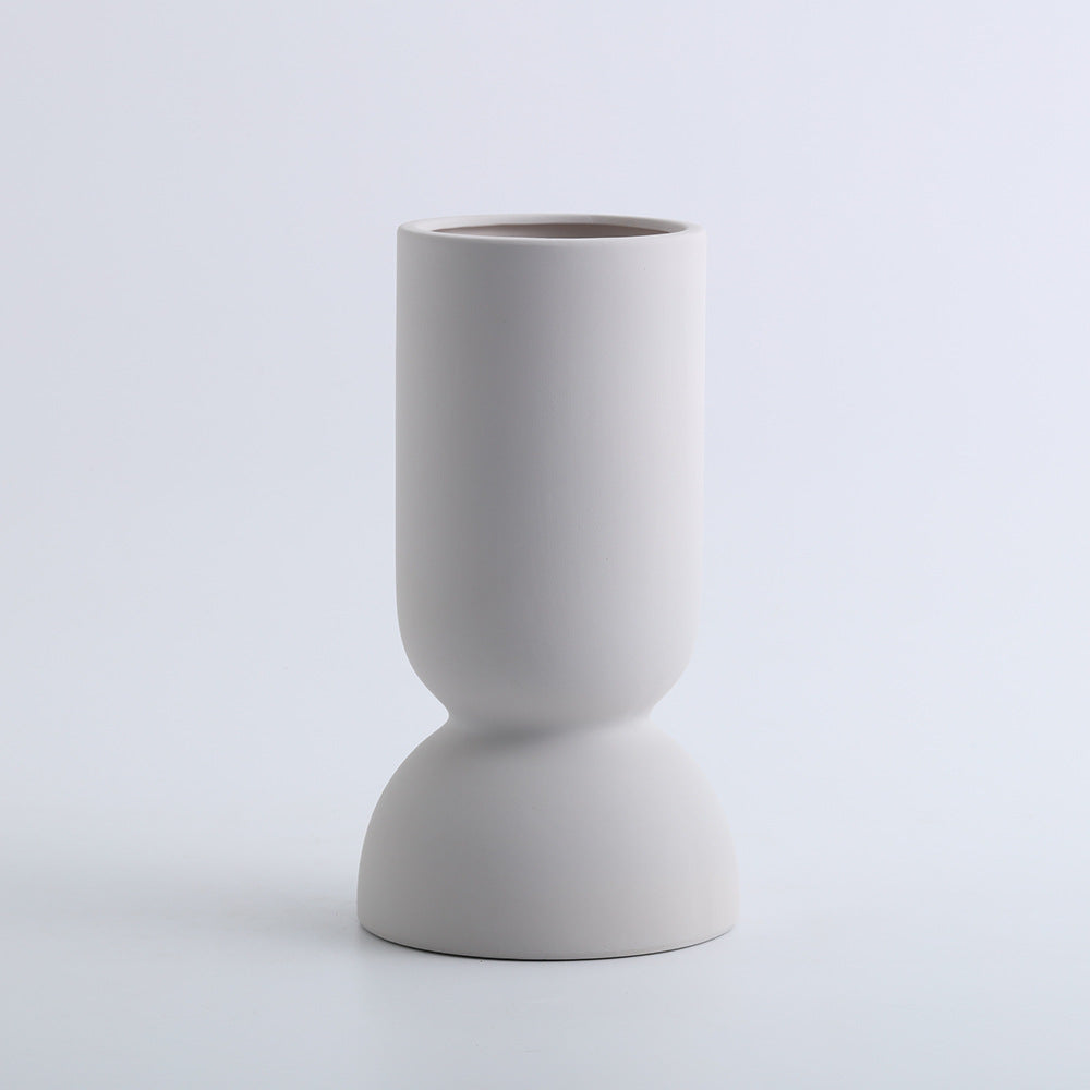 A ceramic vase decorative ornament