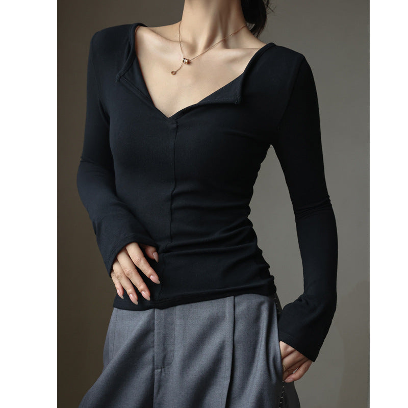 A long-sleeved top