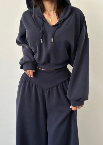 A long sleeve casual suit