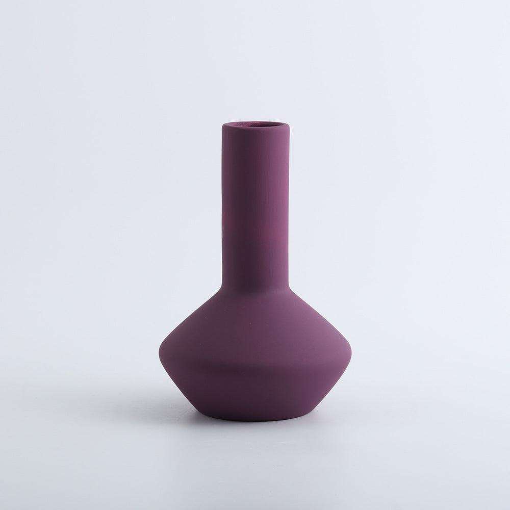 A ceramic vase decorative ornament