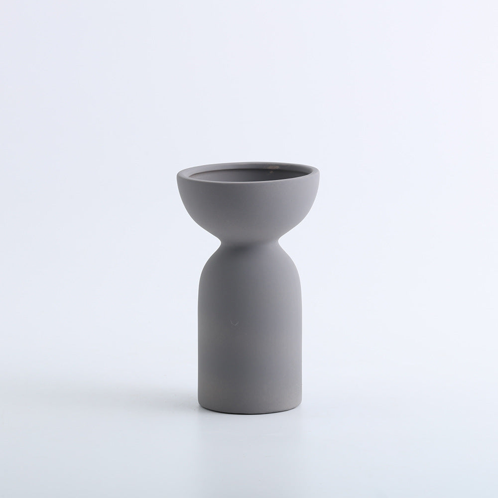 A ceramic vase decorative ornament