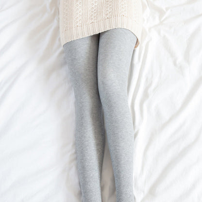 A maternity leggings