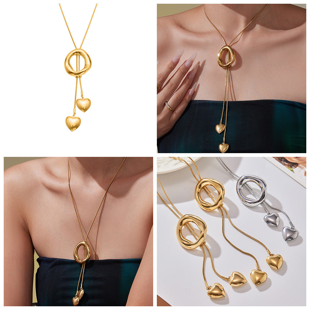 A long necklace jewelry