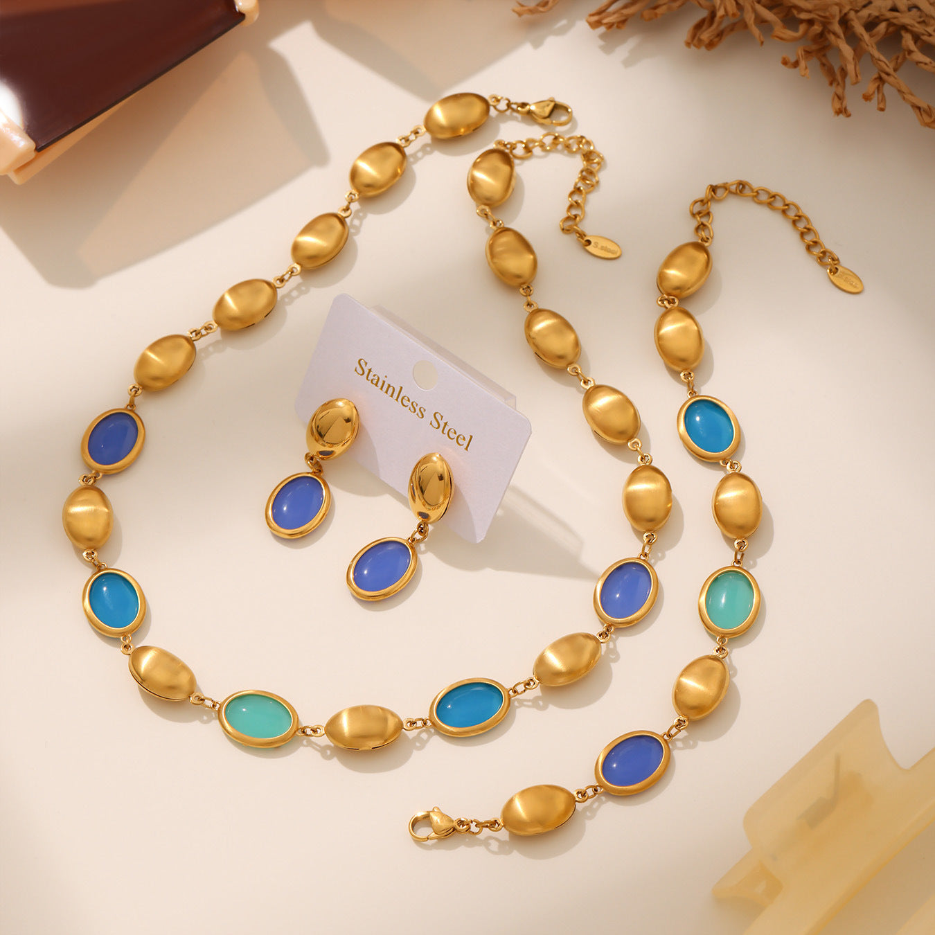 A necklace jewelry
