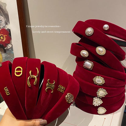 A winter new year retro red velvet headband female Internet celebrity pressure hair wide edge hair accessories high cranium simple temperament headband