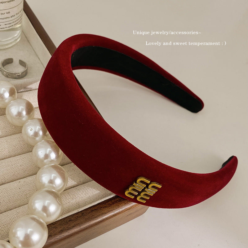 A winter new year retro red velvet headband female Internet celebrity pressure hair wide edge hair accessories high cranium simple temperament headband