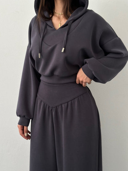 A long sleeve casual suit