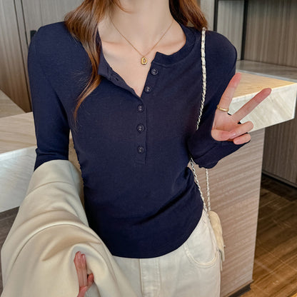 A long-sleeved top