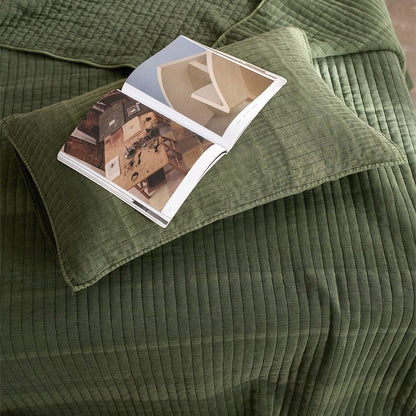 A three-piece set of cotton yarn beds