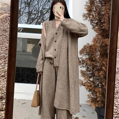 A women's set three-piece set