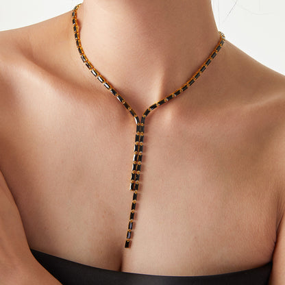 A necklace jewelry
