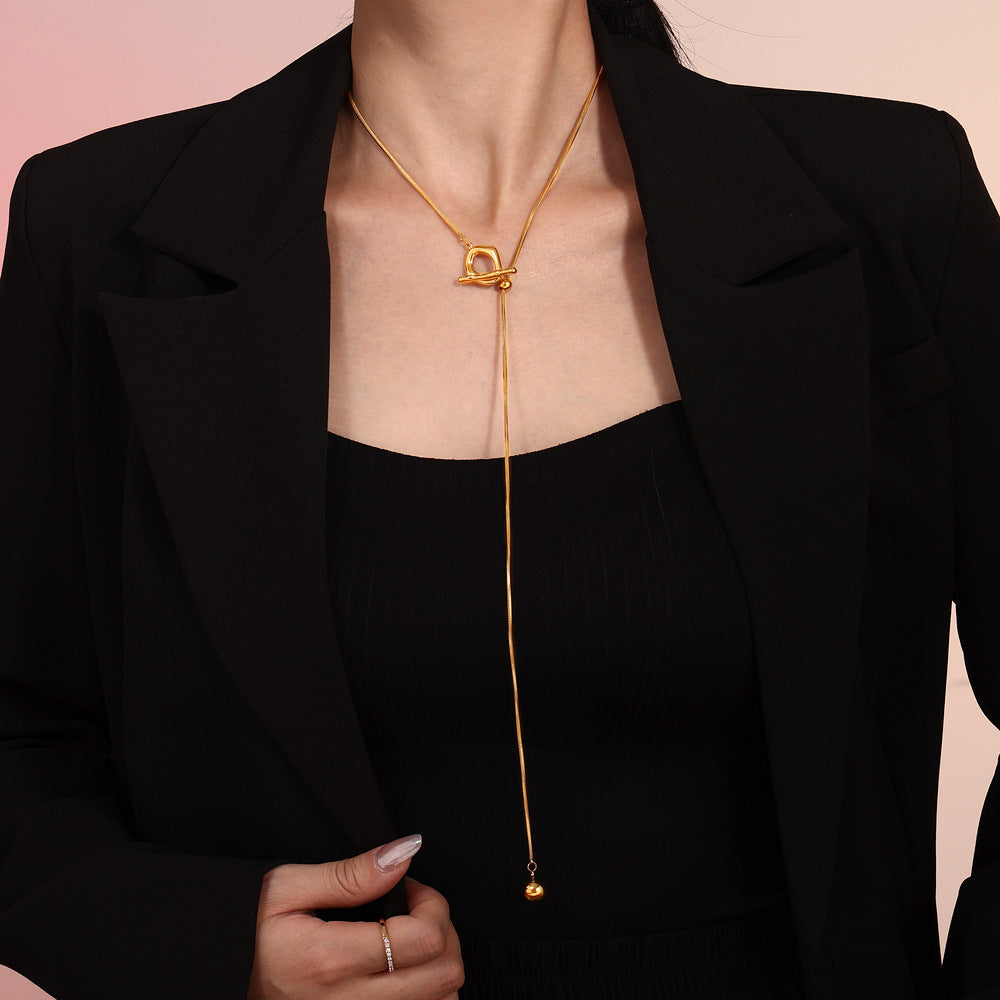 A necklace jewelry