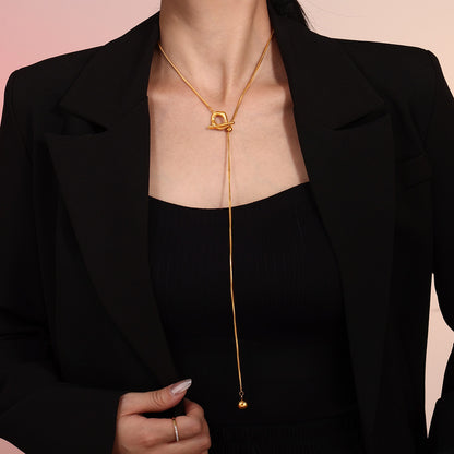 A necklace jewelry