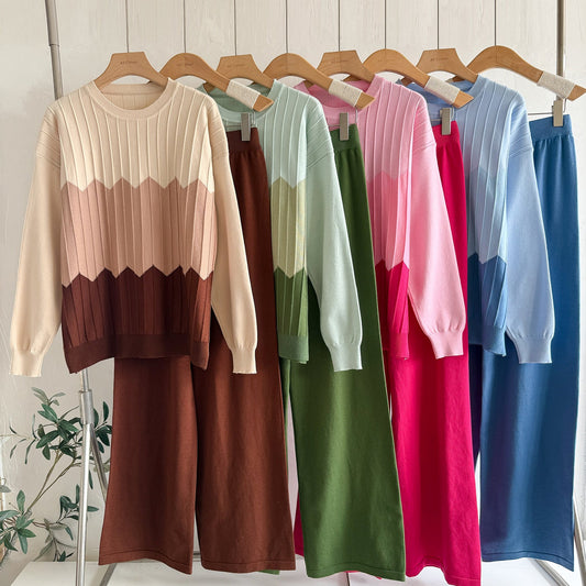 A long-sleeved knitted sweater two-piece set