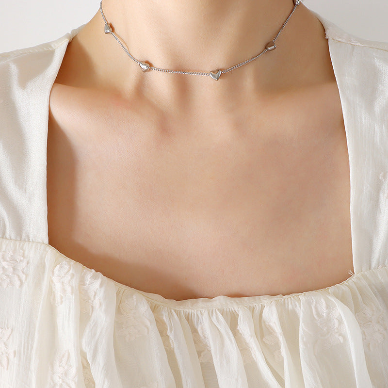 A necklace jewelry