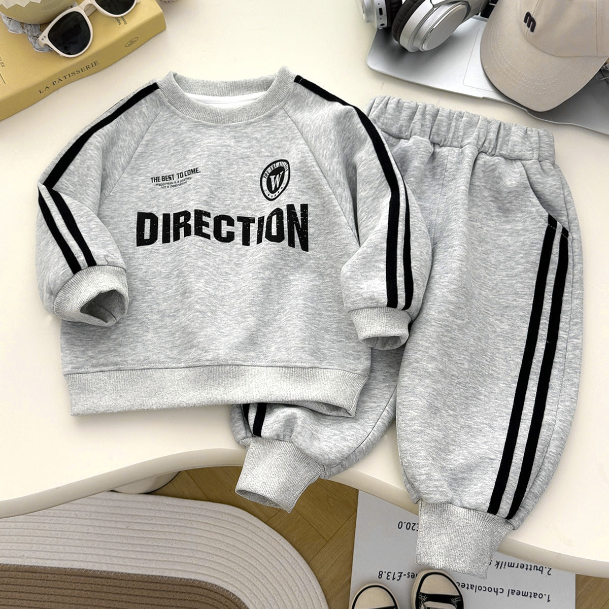 A children's and teenagers' sweater set