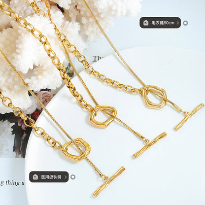 A necklace jewelry