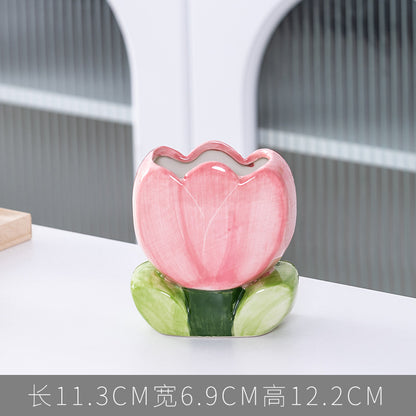 A ceramic pen holder storage ornament