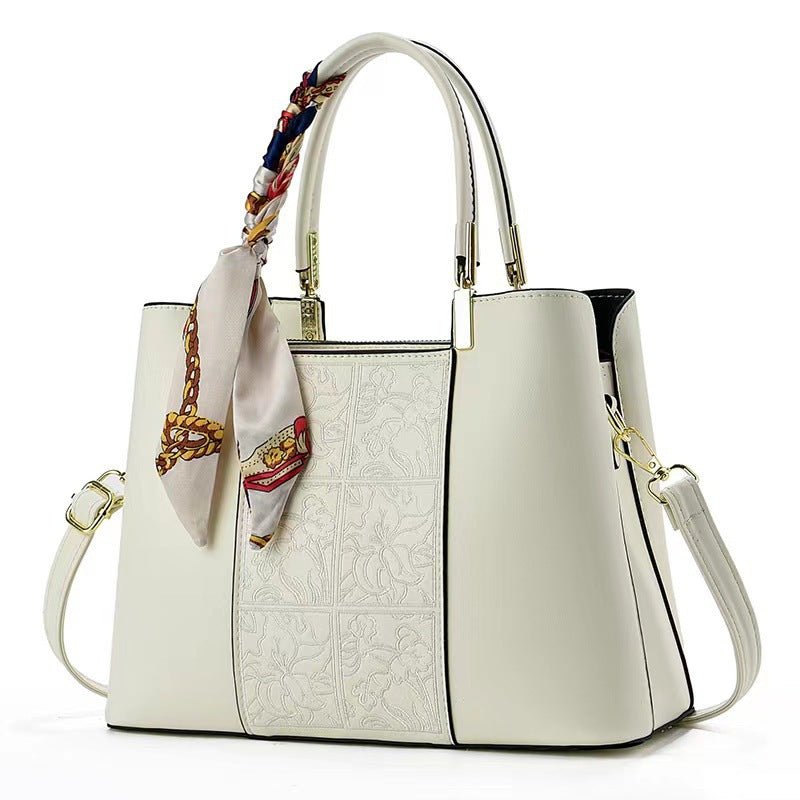A Women's Bag Mom Large Capacity Handbag bags