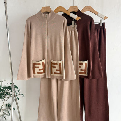 A trousers knitted two-piece set