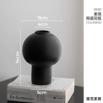 A vase ornament, living room flower arrangement, ceramic, white high-end flower creativity, niche simplicity, light luxury, hydroponics, small water nourishment