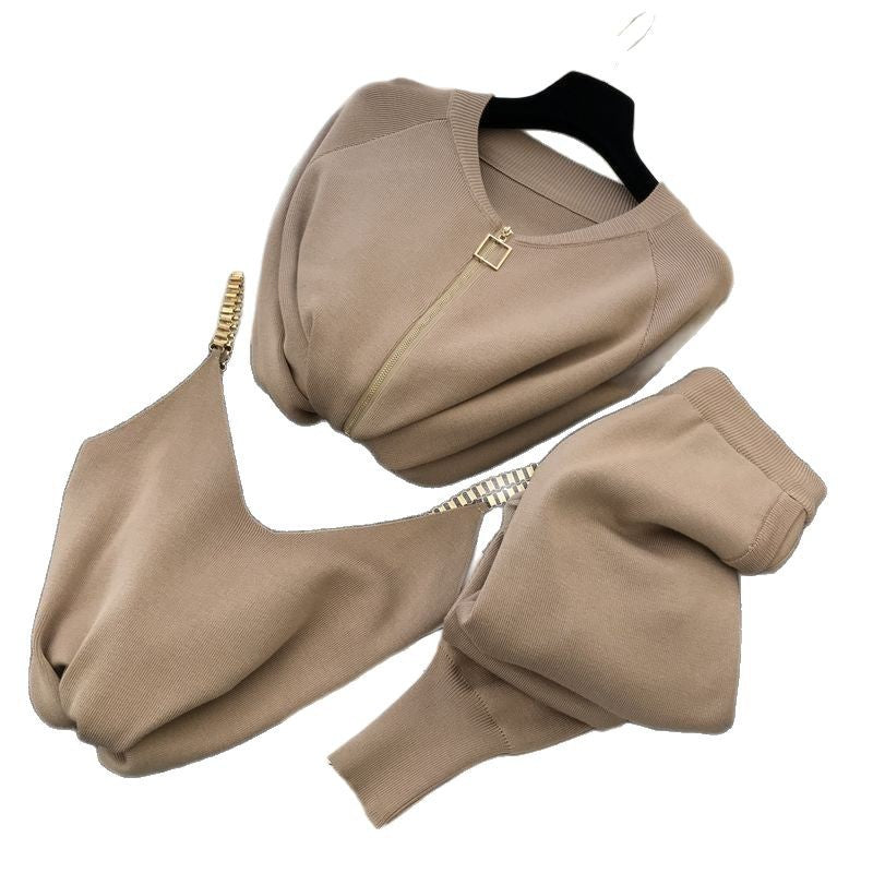 A women's set three-piece set