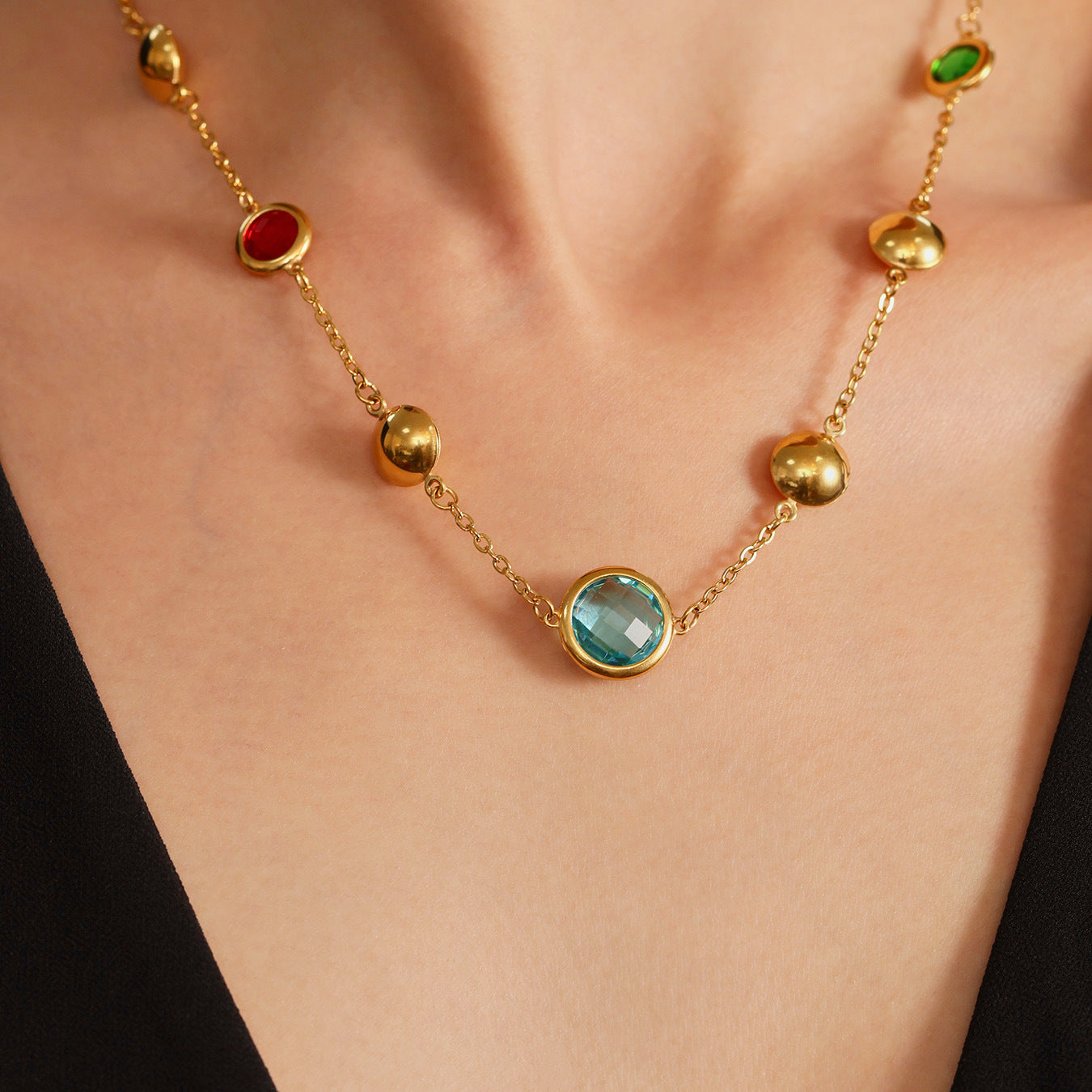 A necklace jewelry