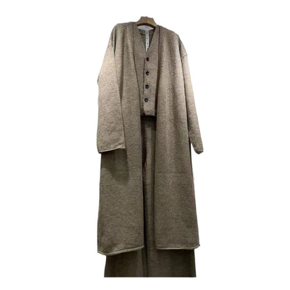 A women's set three-piece set