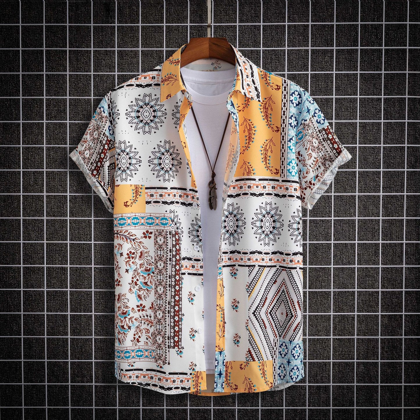 A Men's Fashion Casual Fit Paisley Style Short Sleeve Shirt Non-Positioning - Mixbatch