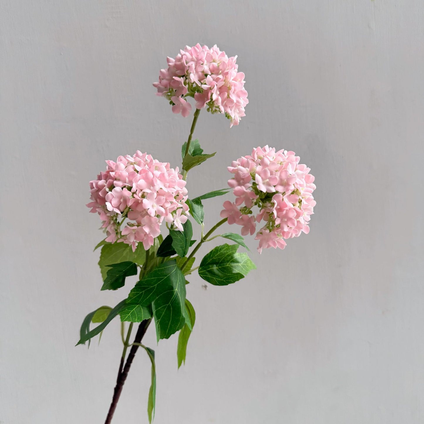 A simulated flower wood hydrangea snowball small hydrangea home wedding outdoor landscaping model room decoration flower arrangement fake flower wholesale