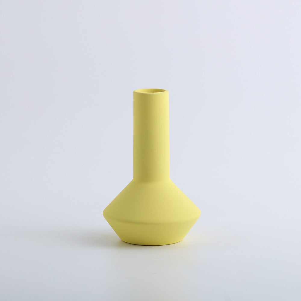 A ceramic vase decorative ornament