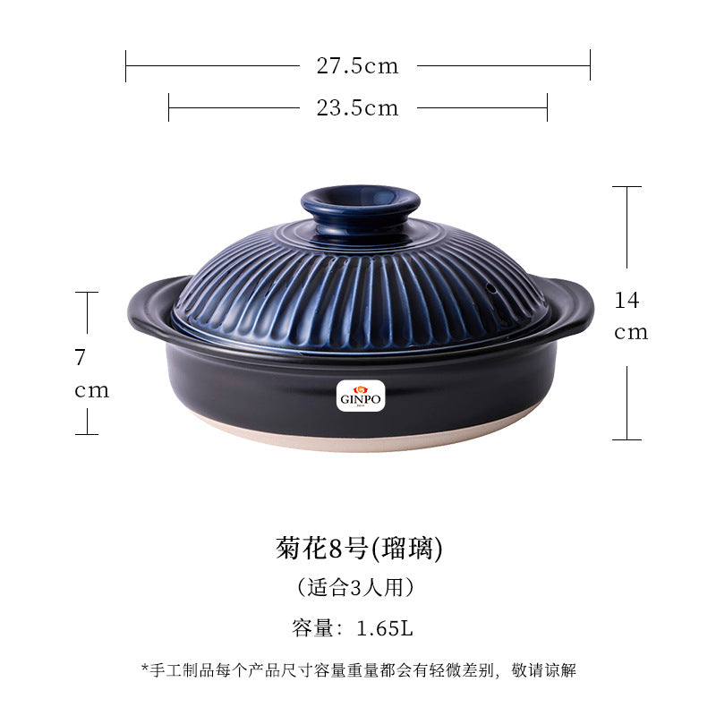 A clay soup pot