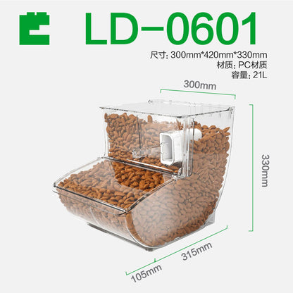 A Large capacity food box Plastic sealed display box Transparent belt display warehouse PC material Plastic box Storage box