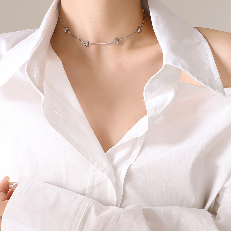 A necklace jewelry