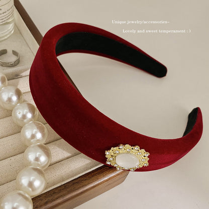 A winter new year retro red velvet headband female Internet celebrity pressure hair wide edge hair accessories high cranium simple temperament headband